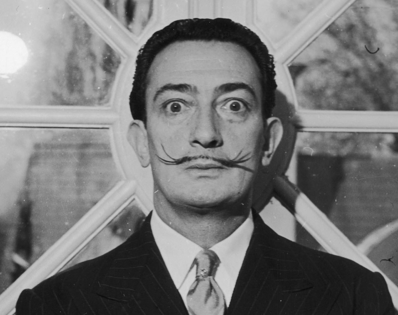 Salvador Dali: „Cucerirea iraționalului”